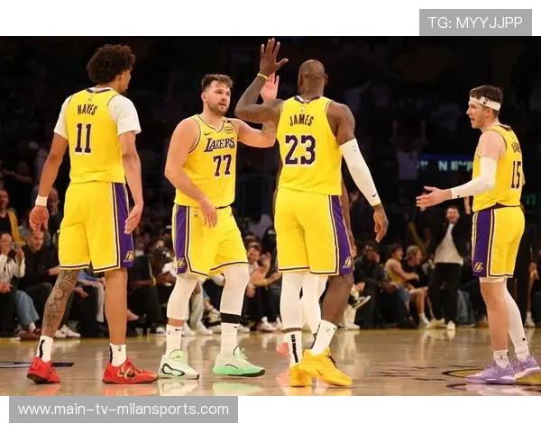 湖人消息:名宿建议交易老詹,小里复出时间曝光,战鹈鹕出场更新 湖人消息:名宿建议交易老詹,小里复出时间曝光,战鹈鹕出场更新