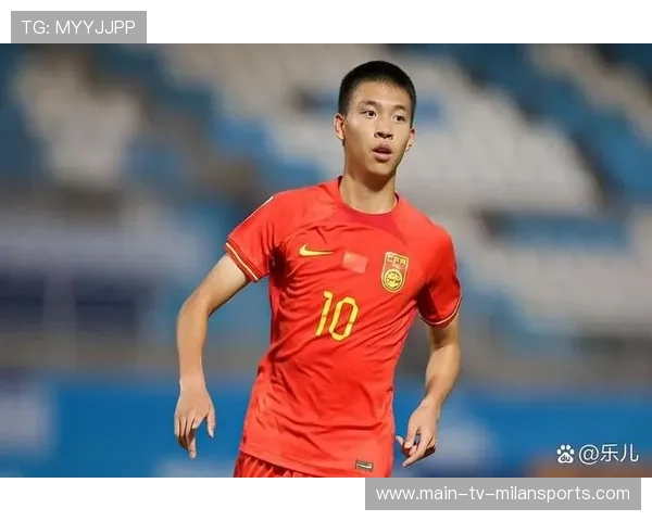 青年球员表现稳健 获得教练板凳机会，这名球员已经列入青年队名单或球员名单