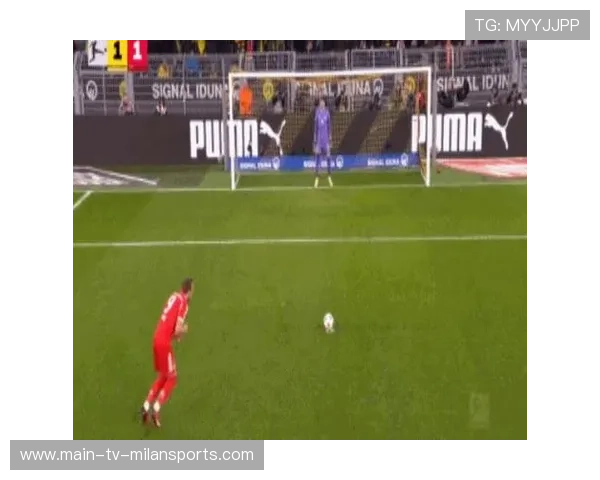 凯恩在德甲赛场接穆西亚拉助攻,轻松推射远角破门 凯恩在德甲赛场接穆西亚拉助攻,轻松推射远角破门